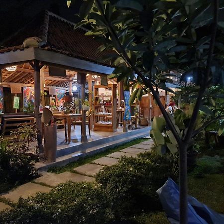 Villa Kayu Yogyakarta Exterior photo